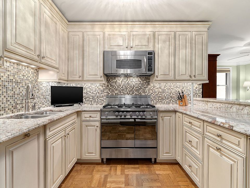 1st image of 440 E 62nd St APT 16A