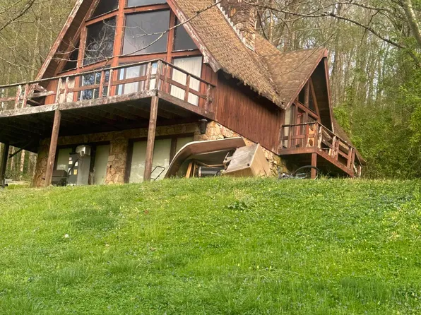 360 Old Clear Branch Ln, Rocky Top, TN 37769