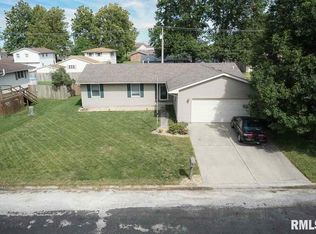1220 W Jefferson St, Auburn, IL 62615