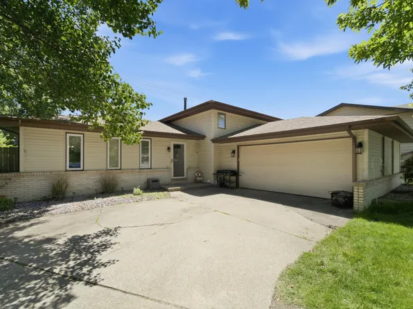 8695 Clark Pl, Crown Point, IN 46307