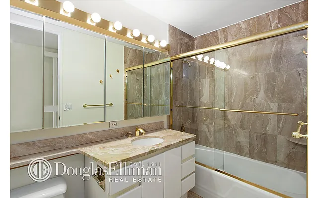 Rented by Douglas Elliman | media 23