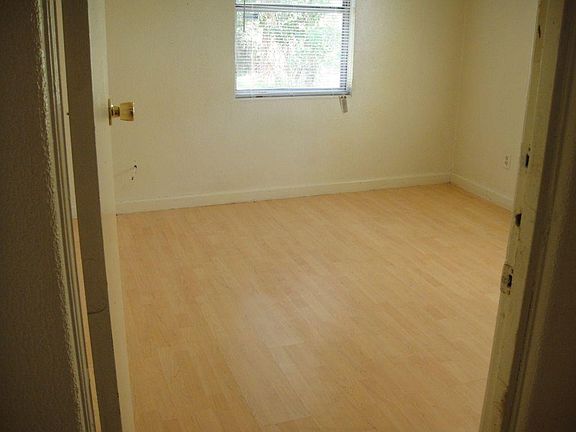 3rd image of 4735 Palmer Ave