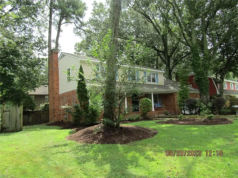 948 Timberlake Dr — Photo 2