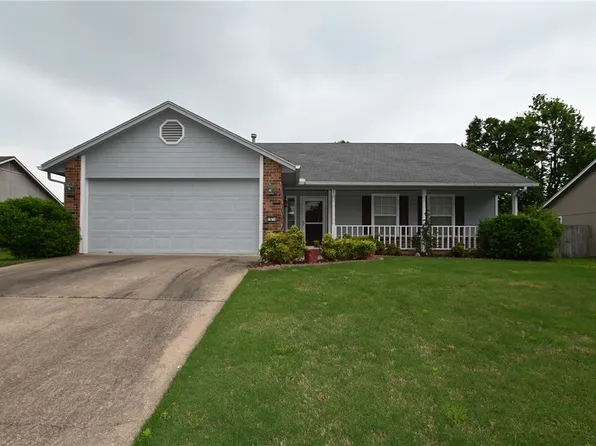 1884 Albany St, Fayetteville, AR 72704