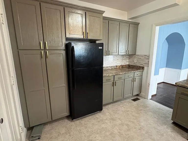 45 Clay Ave — Photo 16
