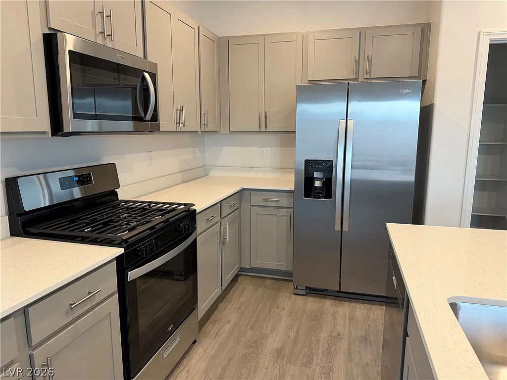 3 bed, 2.5 bath, 1715 sqft, $2,300 — Photo 1