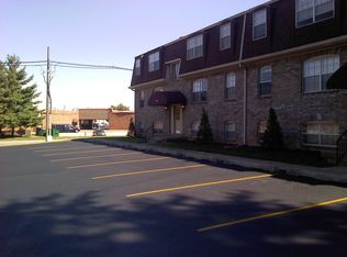 7318 Six Mile Ln, Louisville, KY 40220