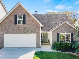 8320 Day Valley Rd, Powell, TN 37849