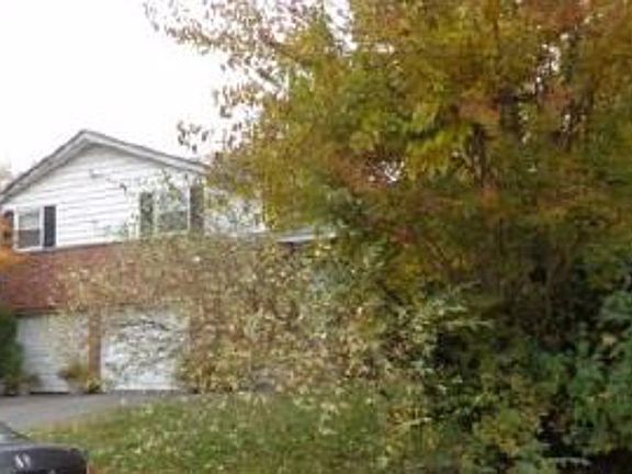 2nd image of 957 Jerome St