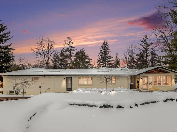 6733 Bloomfield Ln, West Bloomfield, MI 48322