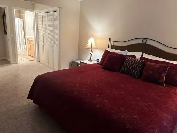 10218 NE 16th St APT Q6, Bellevue, WA 98004