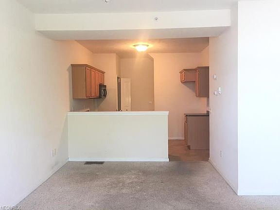 5th image of 30056 Euclid Ave Unit 9