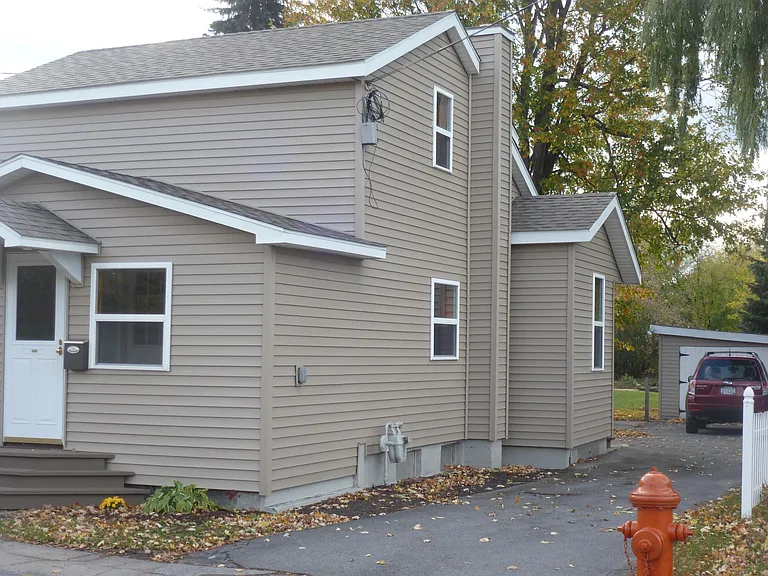 140 Willow St — Photo 1