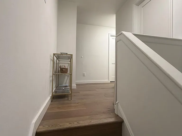 1118 Lombard St #4 — Photo 12