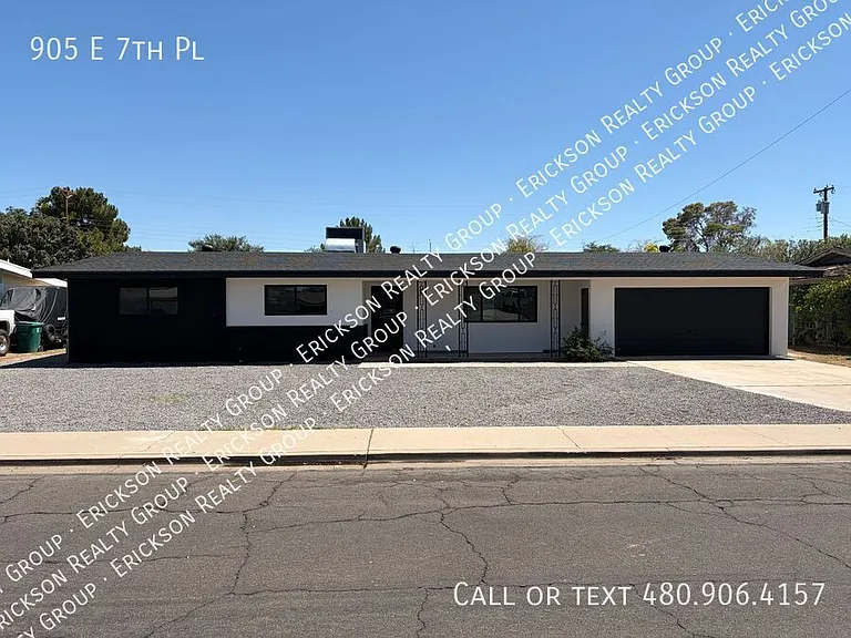 905 E 7th Pl — Photo 1