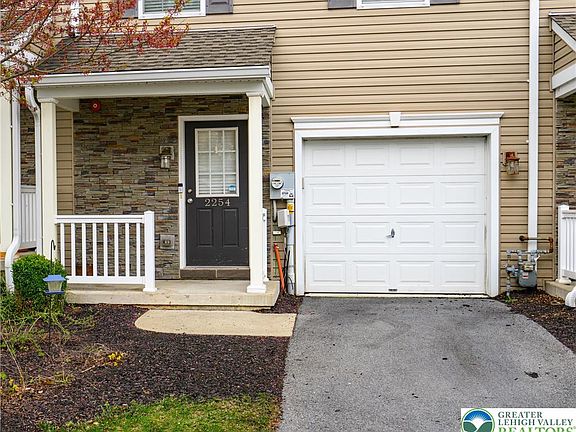2nd image of 2254 Rising Hill Rd