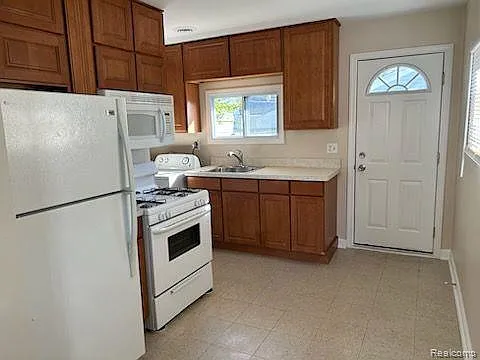 3816 Kent Rd — Photo 2