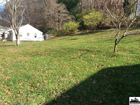3rd image of 876 Memorial Park Dr