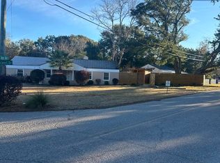 6 Vincent Dr, Mount Pleasant, SC 29464