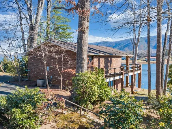 188 Hardy Ct, Penhook, VA 24137