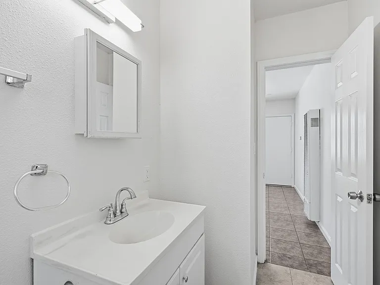 7101 Rugby Ave — Photo 8