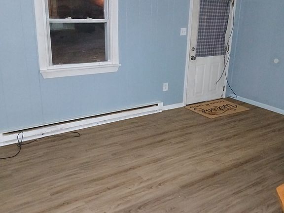 4th image of 751 Carrie St