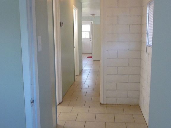 4th image of 359 W Newburgh St #B