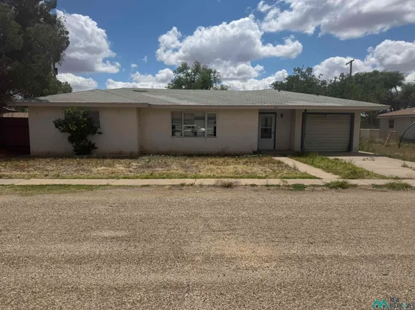 605 W 17th Ln, Portales, NM 88130