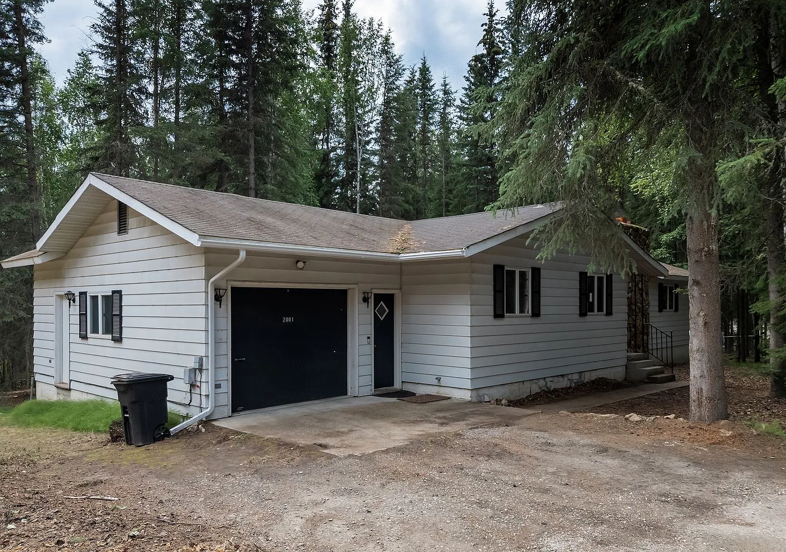Vintage Charm Meets Modern Comfort in Fairbanks! — Photo 1