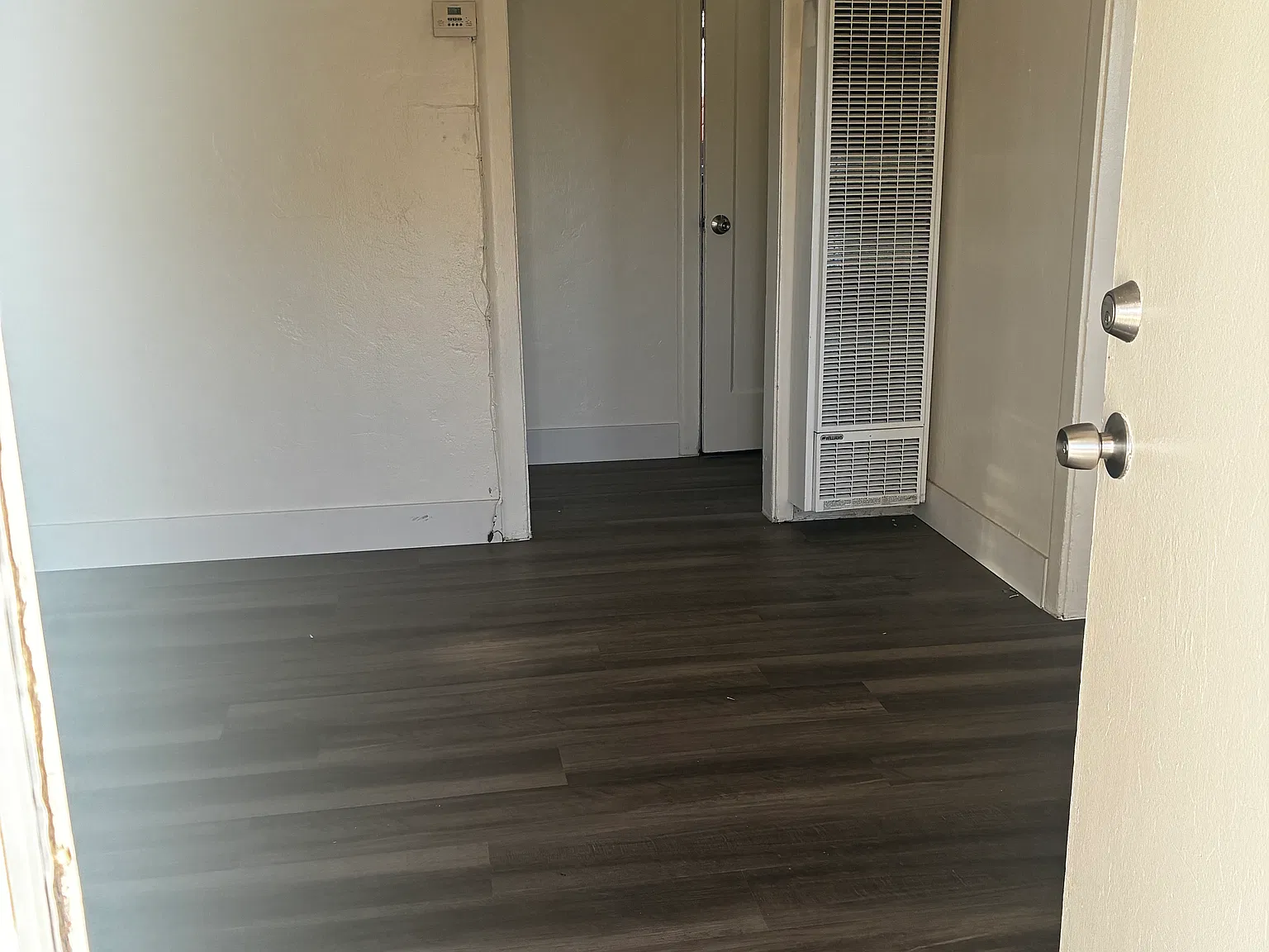 2 bed, 800 sqft, $2,400 — Photo 4
