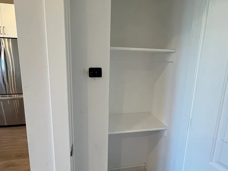926 Warwick Ave — Photo 18