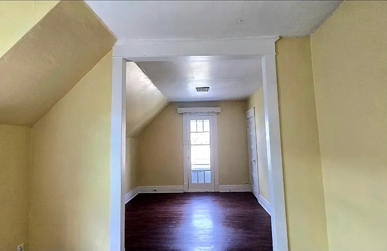 31 Roma Ave — Photo 14
