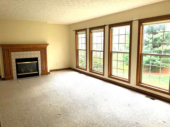 5th image of 5492 Montville Dr