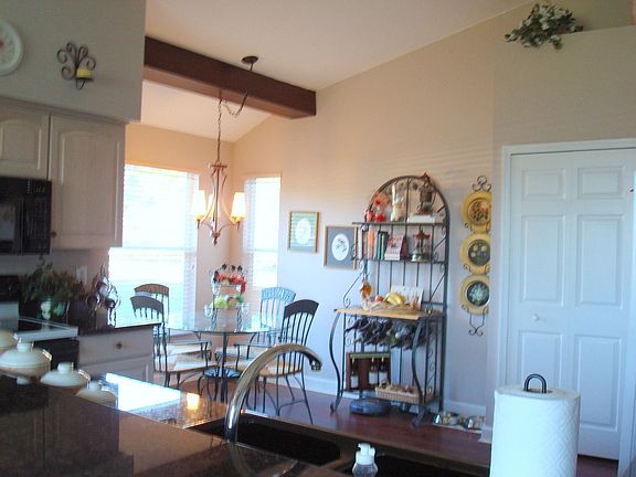 Gourmet Kitchen W/Nook