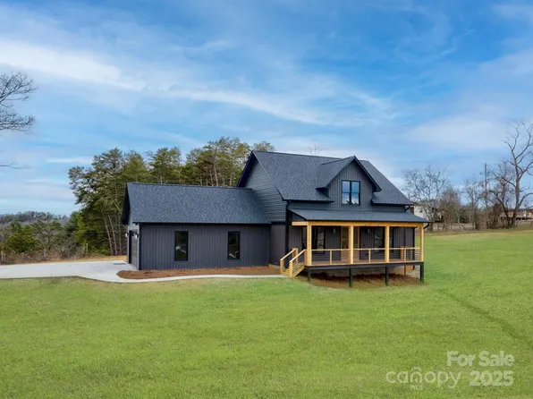1112 Morlin Acres Dr, Marshall, NC 28753