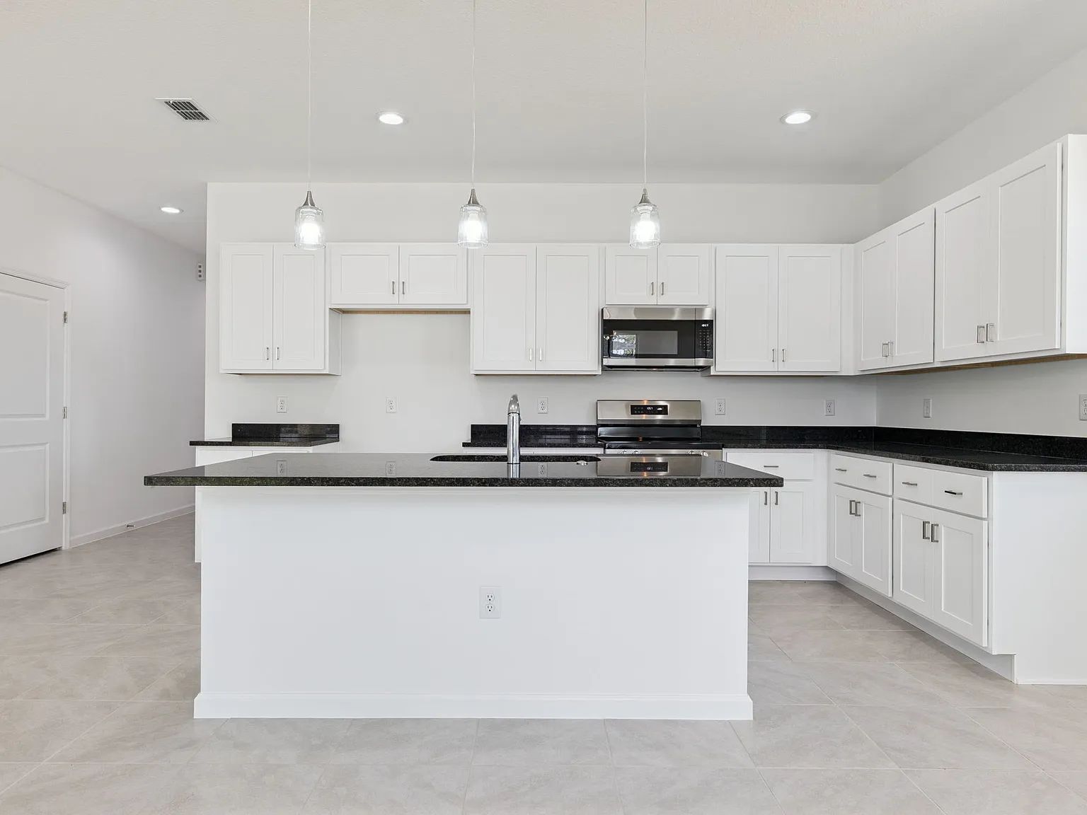 4 bed, 1850 sqft, $2,250 — Photo 2