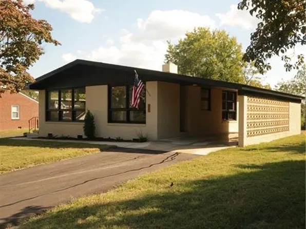 325 Bluemont Rd, Mount Airy, NC 27030