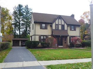 64 Rhinecliff Dr, Rochester, NY 14618