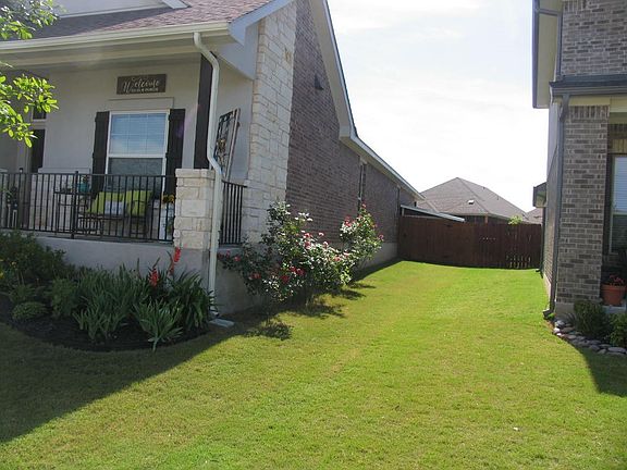 3rd image of 1017 Pecan Bayou Dr