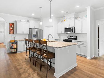 106 Striker Ln, Harvest, AL, 35749