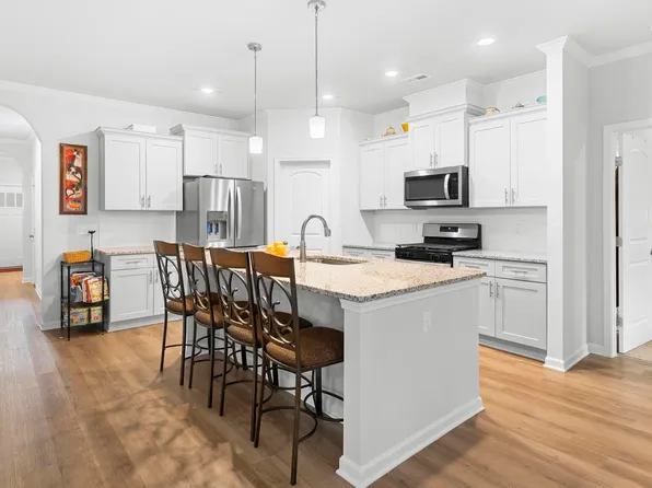 106 Striker Ln, Harvest, AL 35749