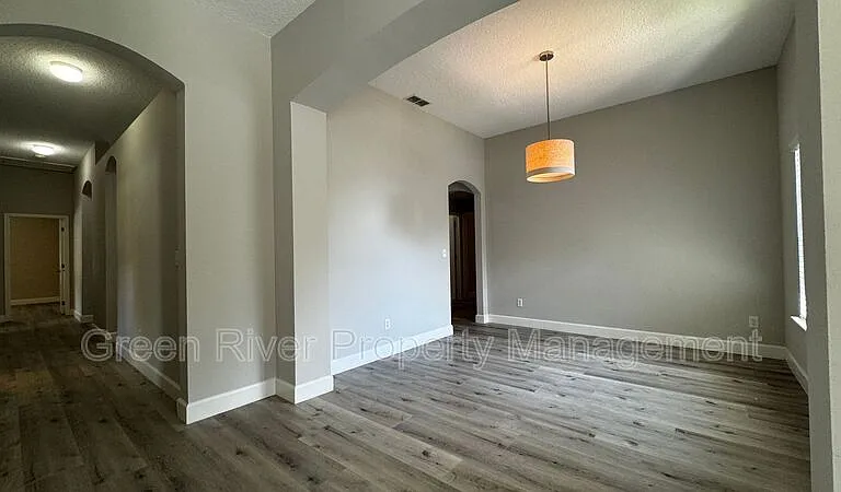 338 Bridgestone Ct — Photo 7