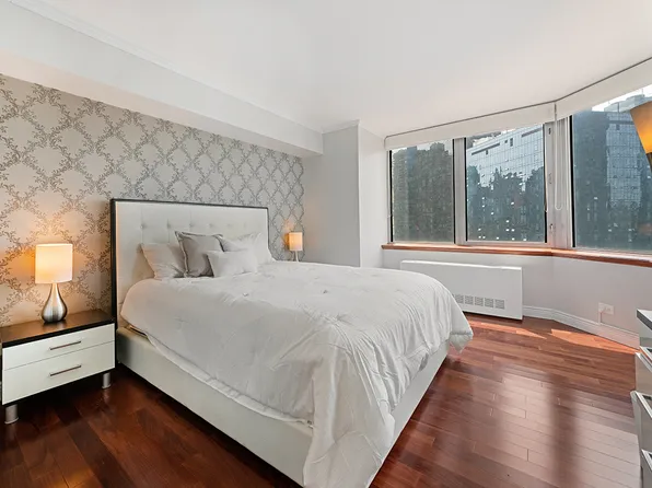 500 West 43rd Street image 6 of 12