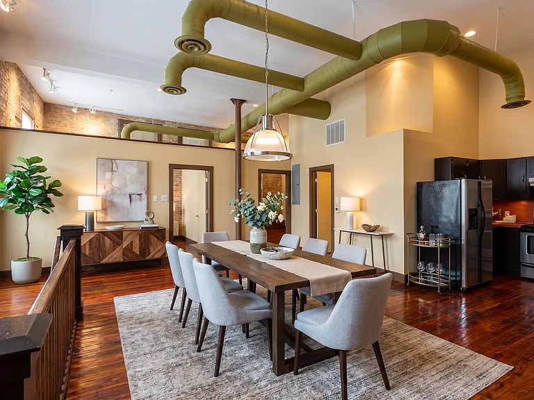 321 S Flores St #102 — Photo 3