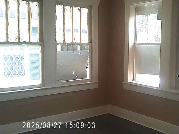 front bedroom / office