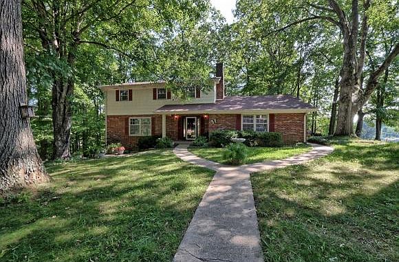 1st image of 1705 Woodridge Dr