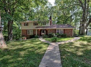 1705 Woodridge Dr, Johnson City, TN 37604