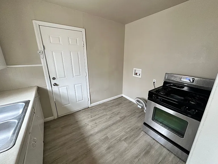 4210 S Harrison St — Photo 5