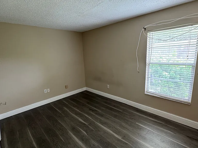 14301 Hanging Moss Cir #202 — Photo 10