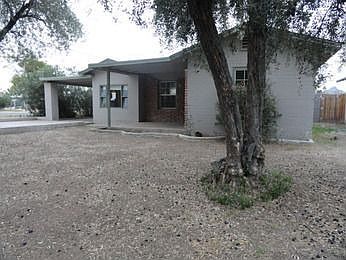 1st image of 2202 E Clarendon Ave